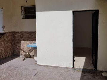 Departamento Tipo Casa en venta en Caseros