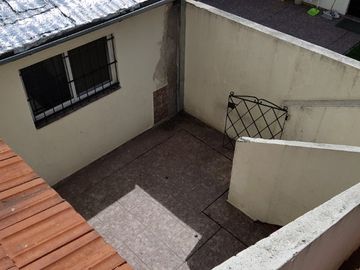 Departamento Tipo Casa en venta en Caseros