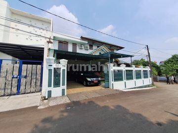 Rumah Istimewa, Teduh, Bebas Banjir, Hadap Utara Di Ujungnya Jak- Sel
