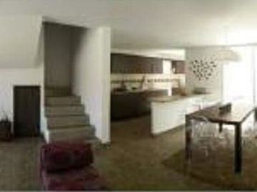 Venta de Casa Esquinera de 114 m² en El Sector de La Mitad del Mundo