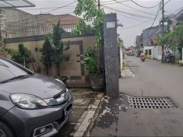 Dijual atau Disewakan Rumah 2 lantai Lokasi Strategis Pejaten Timur, Pasar Minggu - Jakarta Selatan