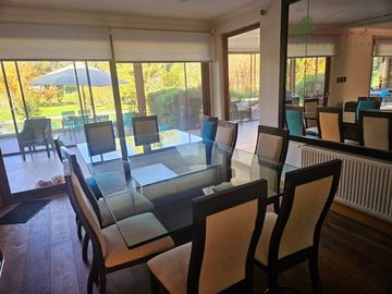 Espectacular casa en parcela venta 5D/4B piscina en Oliveto