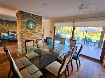 Espectacular casa en parcela venta 5D/4B piscina en Oliveto