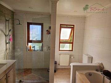 Espectacular casa en parcela venta 5D/4B piscina en Oliveto