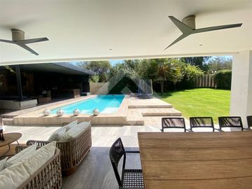 Casa en venta de 5 dorm. en Piedra Roja, Los Bosques Colina