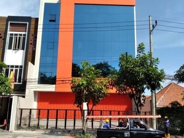 Sewa Rumah Usaha daerah Perak, noll jalan raya, cocok untuk Bank, kantor, kantor EMKL, maupun ekspedisi, parkiran luas