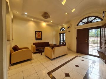 Villa Komplek Taman Polonia 4