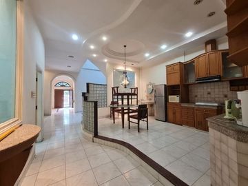 Villa Komplek Taman Polonia 4