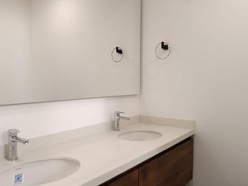 apartamento en venta en cristales. Cod V107943