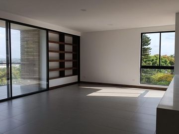 apartamento en venta en cristales. Cod V107943