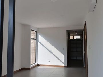 apartamento en venta en cristales. Cod V107943
