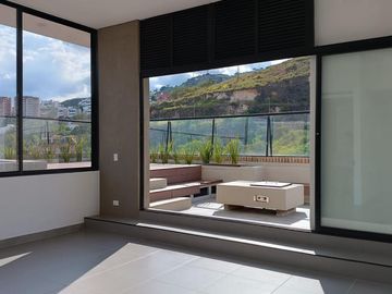 apartamento en venta en cristales. Cod V107943