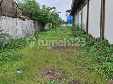 Gudang Luas Lokasi Strategis Dekat Taman Mini Indonesia Indah di Ciracas, Jakarta Timur