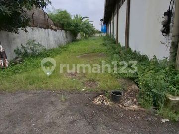 Gudang Luas Lokasi Strategis Dekat Taman Mini Indonesia Indah di Ciracas, Jakarta Timur