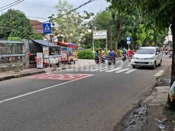 Gudang Luas Lokasi Strategis Dekat Taman Mini Indonesia Indah di Ciracas, Jakarta Timur