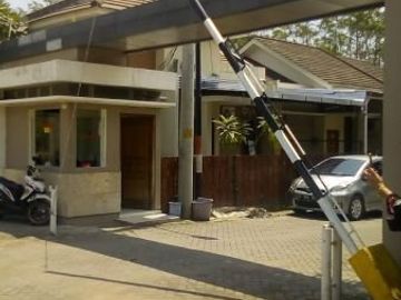 RUMAH SIAP HUNI DALAM PERUMAHAN ELIT DI BANTUL
