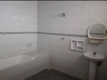 Rumah Disewakan Kupang Baru Surabaya KT