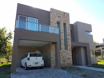 Casa en venta en Fincas de Hudson