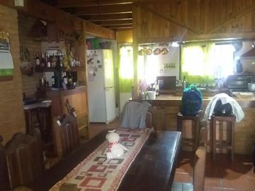 Excelente Propiedad de 4 Ambientes Zona el Triangulo Cochera doble cubierta