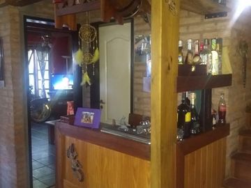 Excelente Propiedad de 4 Ambientes Zona el Triangulo Cochera doble cubierta