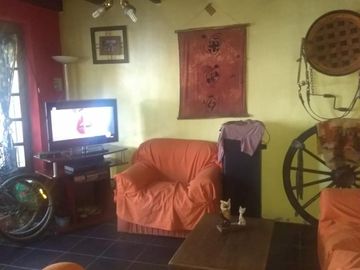 Excelente Propiedad de 4 Ambientes Zona el Triangulo Cochera doble cubierta