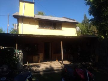 Excelente Propiedad de 4 Ambientes Zona el Triangulo Cochera doble cubierta