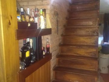 Excelente Propiedad de 4 Ambientes Zona el Triangulo Cochera doble cubierta