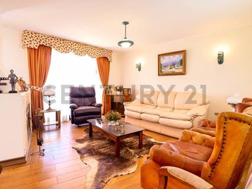 Se vende casa en condominio cerrado en Peñuelas