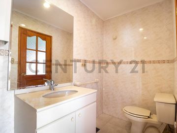Se vende casa en condominio cerrado en Peñuelas