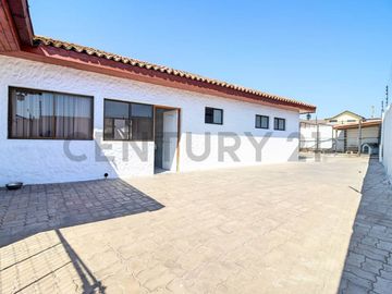 Se vende casa en condominio cerrado en Peñuelas