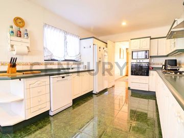 Se vende casa en condominio cerrado en Peñuelas