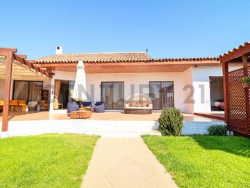 Se vende casa en condominio cerrado en Peñuelas