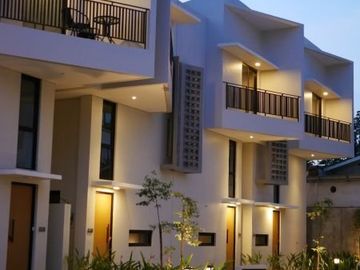 Rumah baru 3 lantai di Sawah baru Ciputat dekat Bintaro Tangerang selatan