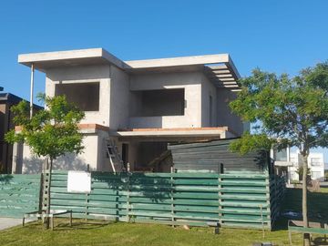Casa en  Araucarias Puertos Ref 655