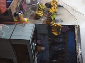 Rumah pinggir jalan butuh uang cikalong wetan | YENNITRIMURTI
