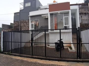 Rumah siap huni harga nego di daerah Jatihandap Bandung