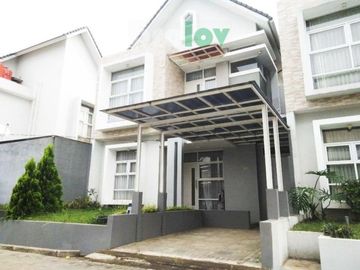 Rumah Asri Semi Villa Ready Stock di Jalan Raya Kolonel Masturi DEKAT PEMKOT CIMAHI .