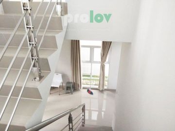 Rumah Asri Semi Villa Ready Stock di Jalan Raya Kolonel Masturi DEKAT PEMKOT CIMAHI .
