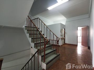 4 Bedroom Townhouse for sale in Bang Waek, Bangkok