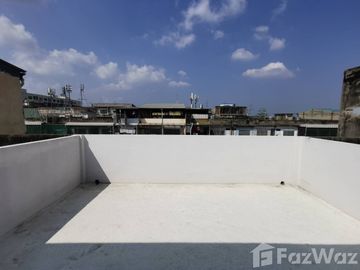 4 Bedroom Townhouse for sale in Bang Waek, Bangkok