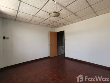 4 Bedroom Townhouse for sale in Bang Waek, Bangkok