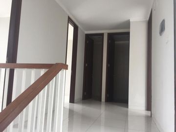 Rumah Cantik Di Discovery Sektor 9 - GB 1332