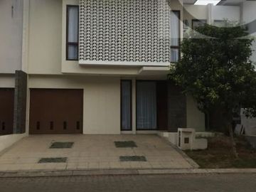Rumah Cantik Di Discovery Sektor 9 - GB 1332