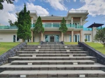 DIJUAL RUMAH LUAS, MEWAH, VIEW GOLF at MEDITERANIA 1, SENTUL CITY