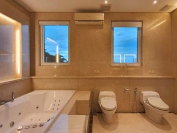 DIJUAL RUMAH LUAS, MEWAH, VIEW GOLF at MEDITERANIA 1, SENTUL CITY