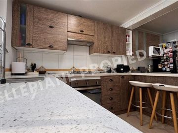 Casa en venta de 4 dorm. en Las Condes