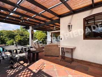 Casa en venta de 4 dorm. en Las Condes