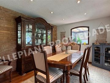Casa en venta de 4 dorm. en Las Condes