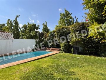 Casa en venta de 4 dorm. en Las Condes