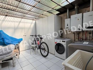 Casa en venta de 4 dorm. en Las Condes